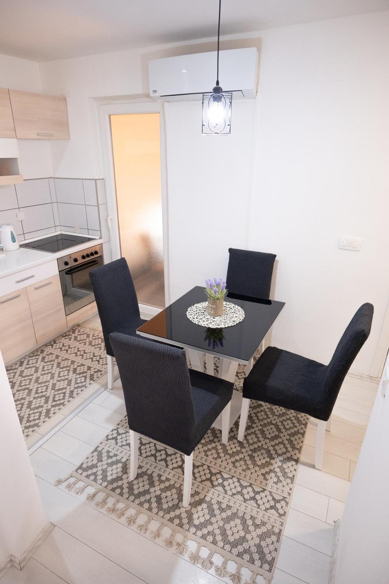 Grandeur Home Apartment Mostar - Free Parking ภายนอก รูปภาพ