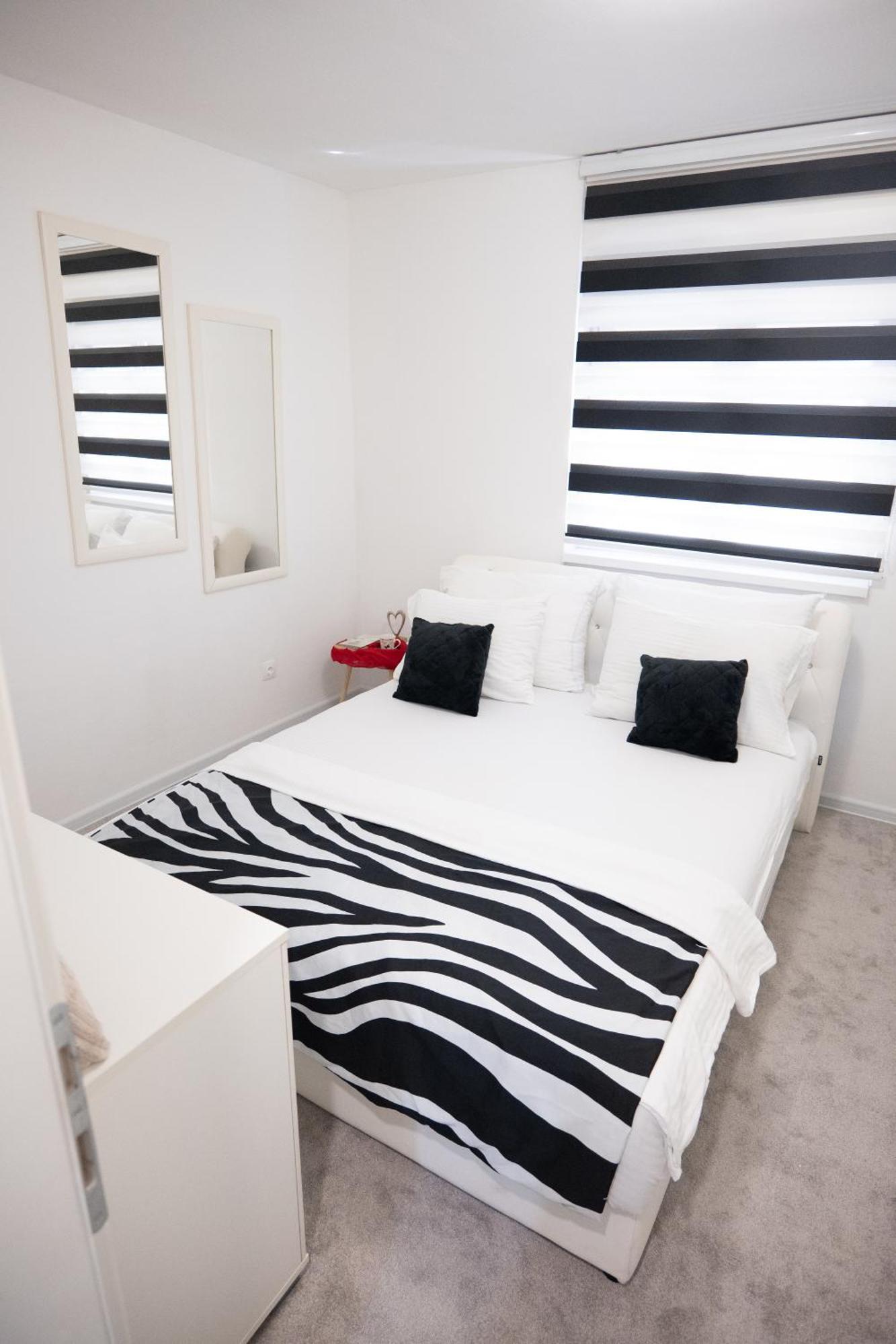 Grandeur Home Apartment Mostar - Free Parking ภายนอก รูปภาพ